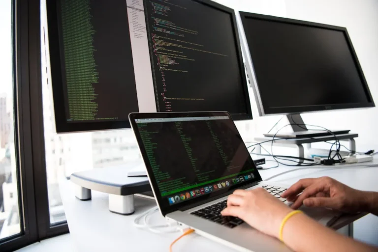 Poznaj typy programistów Fullstack